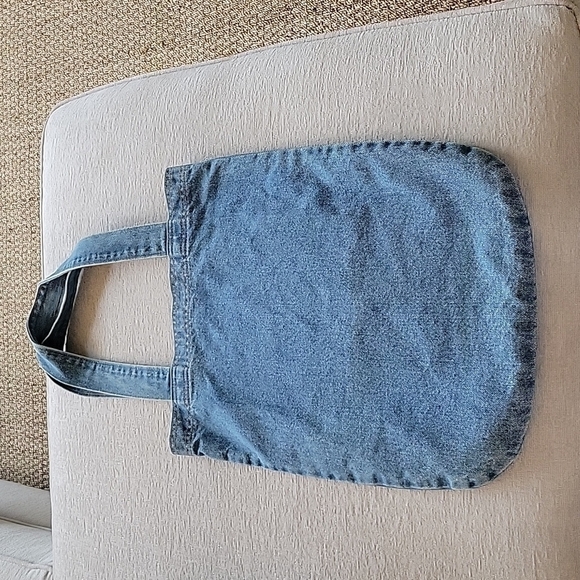 Denim tote bag, embossed basket design, 18.5 x 14.5 - Picture 4 of 6